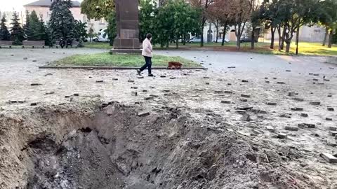 Intercepted Russian missile removed from Kharkiv building