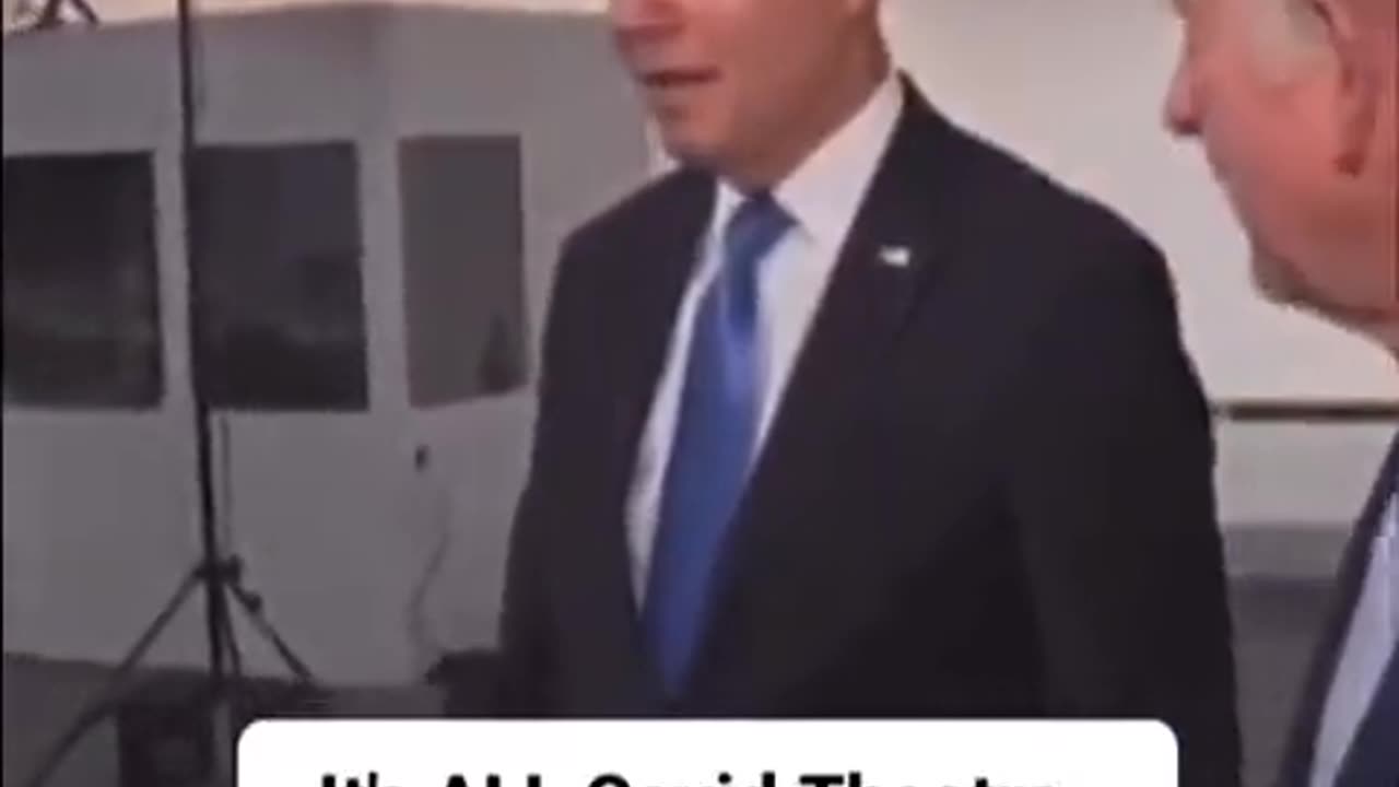 Covid θέατρο παιγμένο από…μαριονέτες!