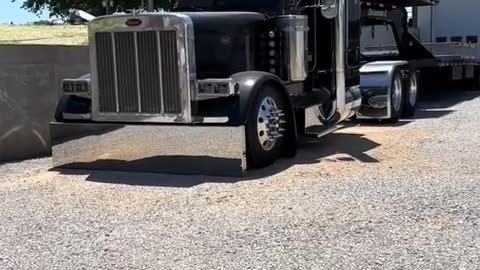 Trucks are booming recently. Ride together on the 9th.