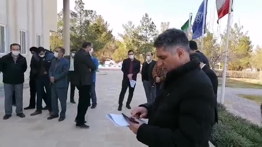 Peaceful protest of faculties at the University of Kashan for decreasing their salaries(I)