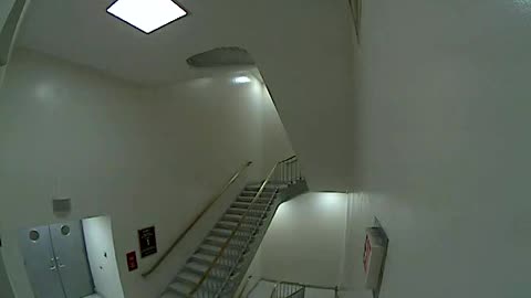 3152RHOB01Stair7_2021-01-05_04h00min01s887ms.mp4