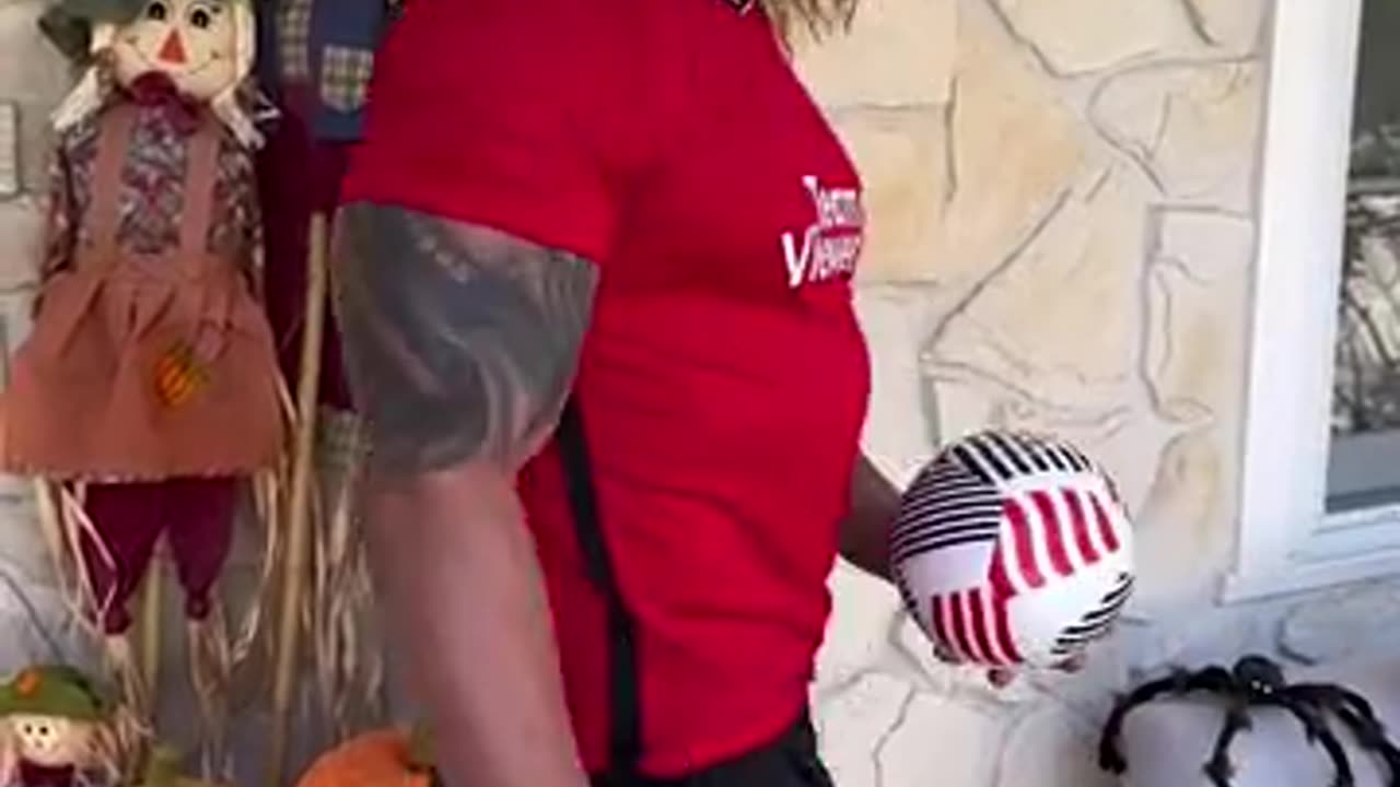 Dwayne Johnson dresses up as David Beckham for Halloween