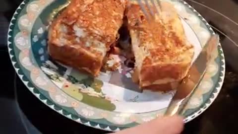 Stuffed Peanut butter and Jelly French Toast Recipe! Quick and Easy!