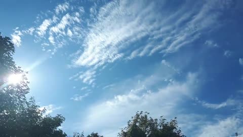 Himmel in Berlin am 28.09.2023 um 13:20 Uhr