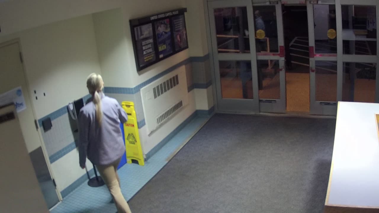 1662HQOB01WestDoor_2021-01-06_02h49min35s920ms.mp4