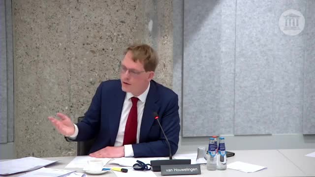 Van Houwelingen (FVD) - Het corona verhaal klopt niet.
