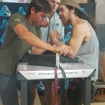 Armwrestling!! Left Handed Under 75kg, NZ Tournament