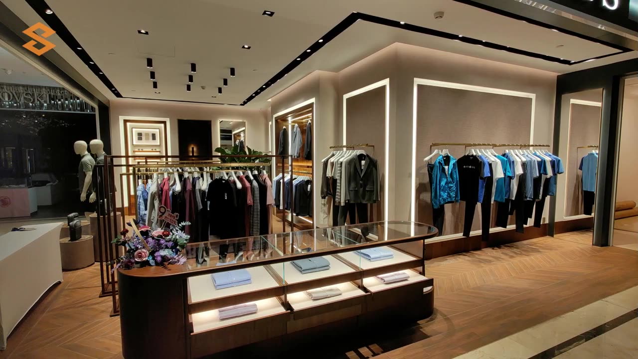 Weilinpeople create well-designed display showcase for every clothing store