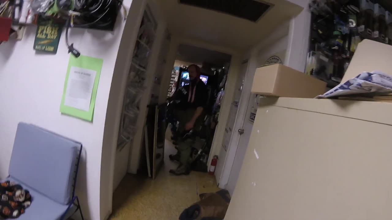 Homeless Madness In My Shop: "If I wanna Tweak,, I'll Tweak". Thug Harassing Mary, Jeff Is Crazy