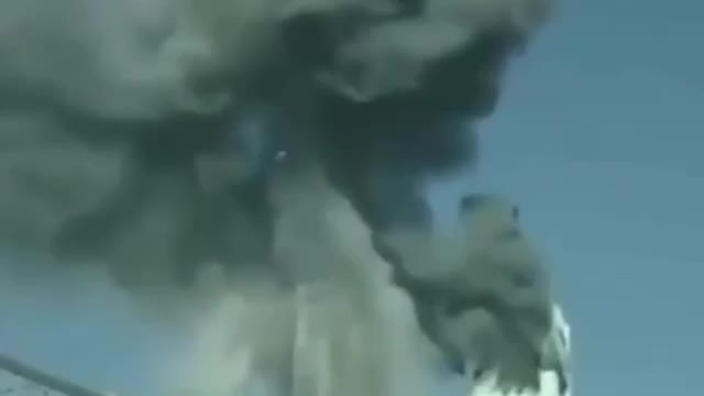 Second Tower Explodes on 9/11 — No Aircraft in the Sky or in Sight