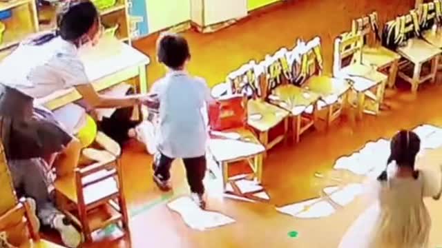 Powerful earthquake,panic moments scary kids and teacher