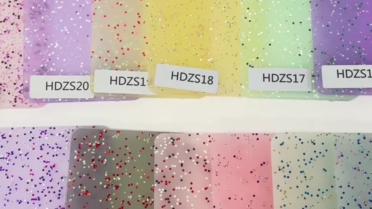 Discover the Mesmerizing Grain: Acrylic Magic!