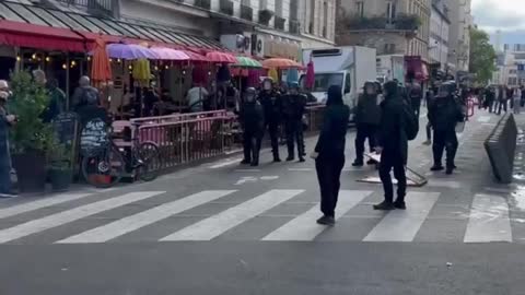 Protests and clashes with the police continue in France