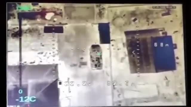 Russia x Ukraine - Ukranian Drone Hitting Russian Tank