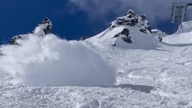 This isn't a white room. This is a White House. # snowboarding