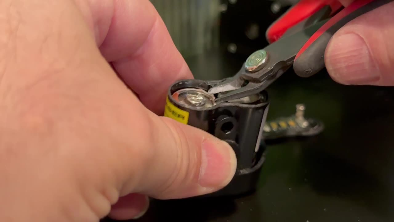 C2 TASER BATTERY HACK