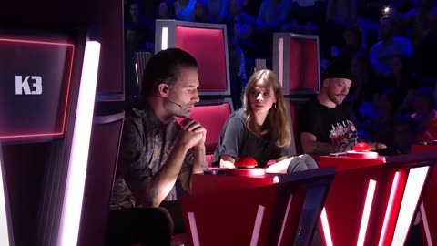 Coaches Fight over Insecure Supertalent in the voice kids! | The voice stage