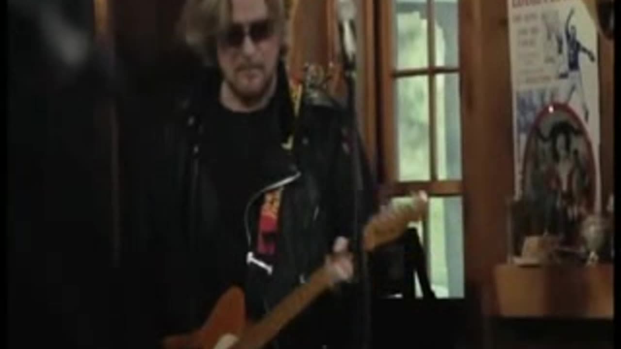 Joe Walsh - Rocky Mountain Way- Live From Daryl's House 11.15.2012