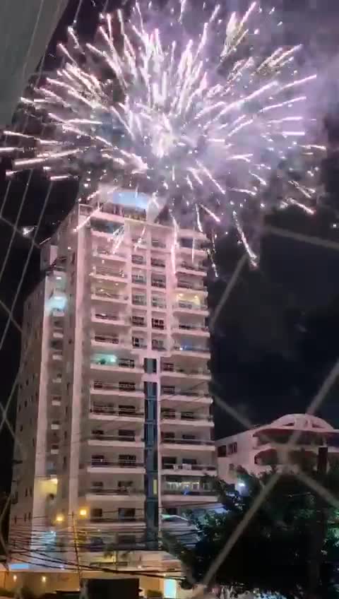 Cacerolazos y fuegos artificiales para despedir al PLD