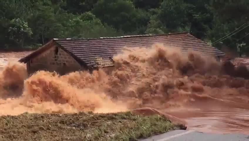 The power of nature : River on it's high flow