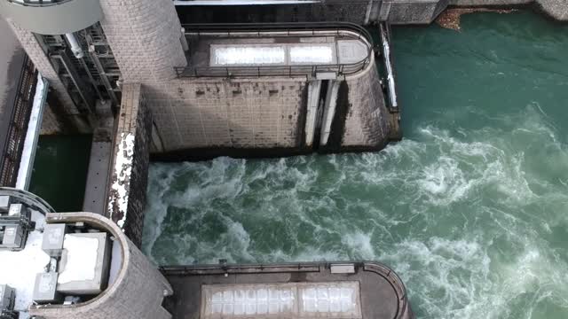 Drone captures amazing footage of water distillation plant 4K