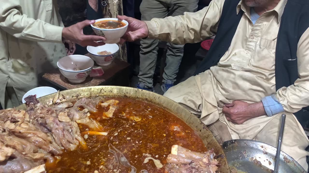 Tara Siri Paye - Lahore Street Food | Lahori Nashta | Tara Bong Paye | Lahori Siri Paye