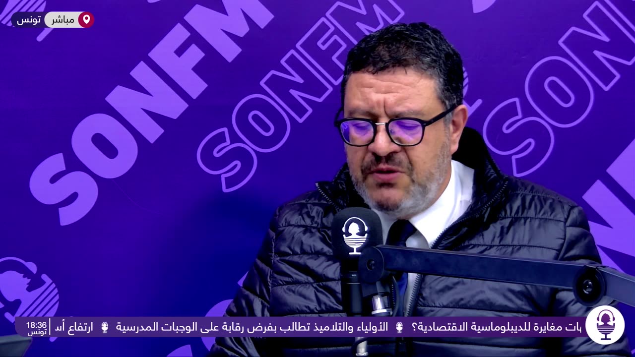 'عالطاولة