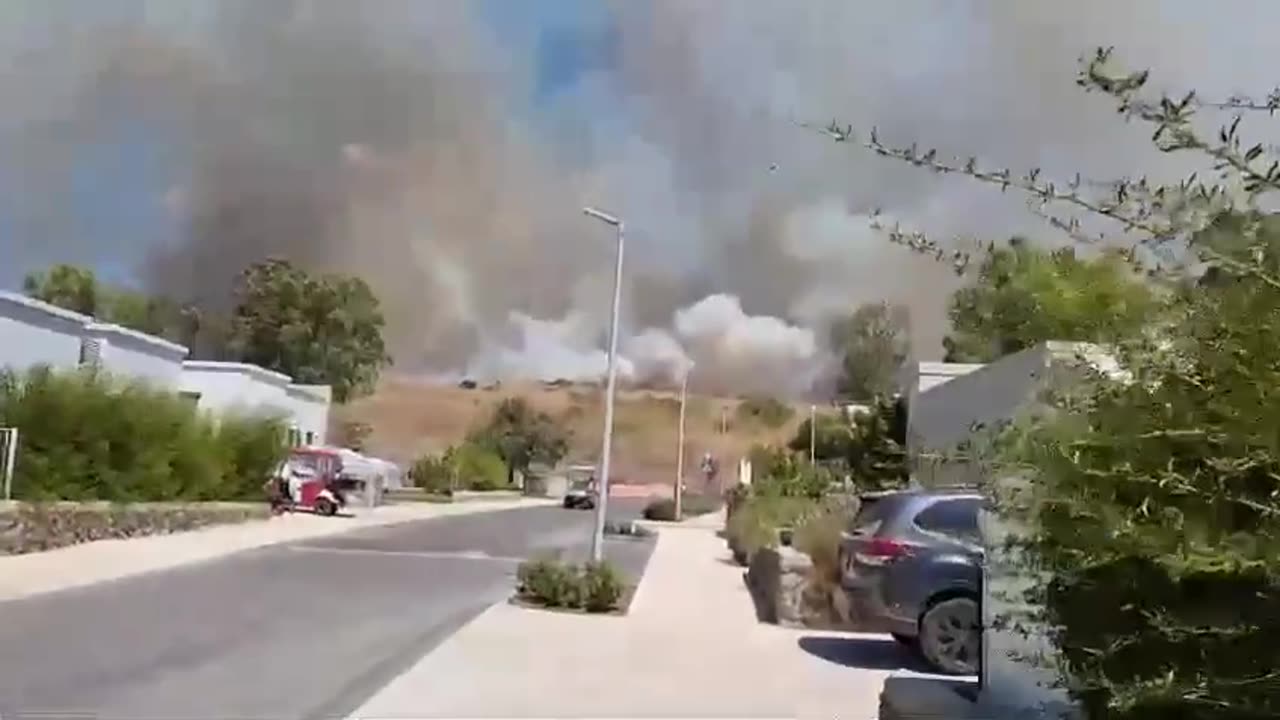 Northern Israel is burning from rockets falling