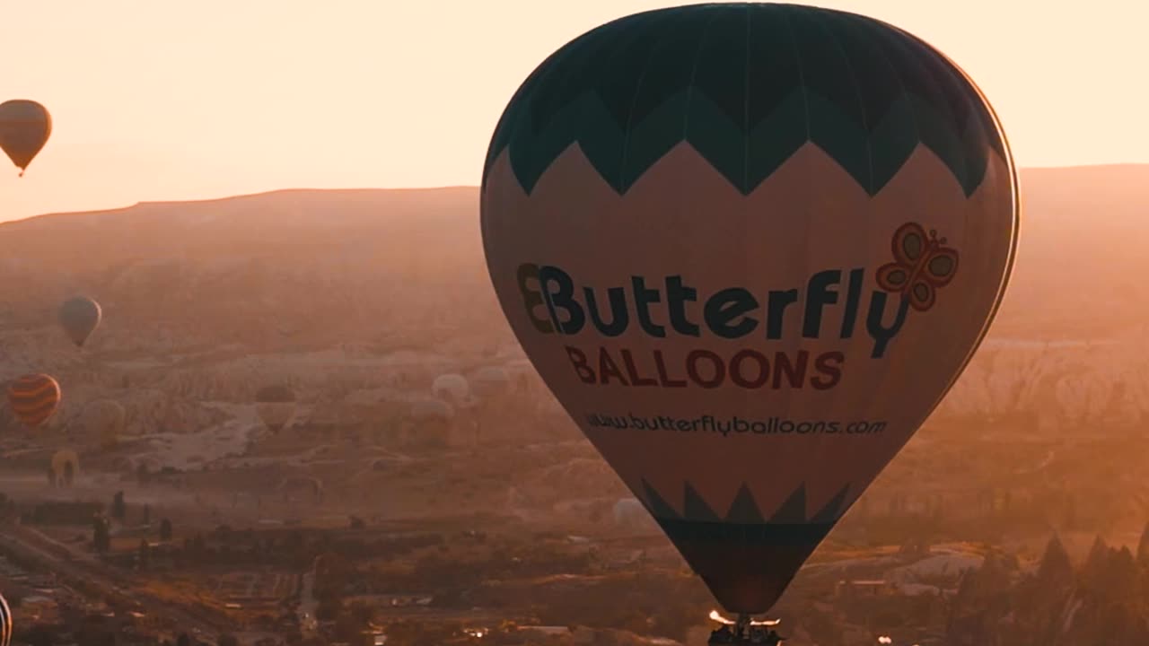 Exploring the Magical World of Hot Air Balloons in Turkey