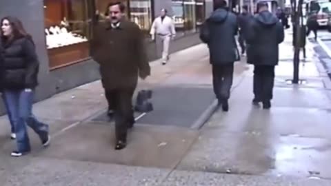 New York City in March of the year 2000, not a phone in sight