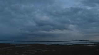 Nightlapse of the sea and sky