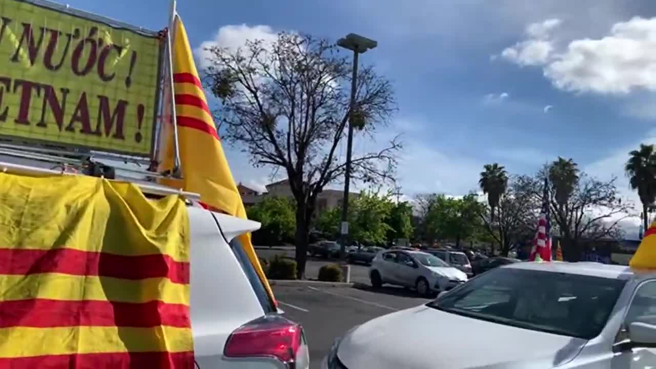 Ký bãi nhiệm Gavin Newsom 03/06/2021 ở San Jose.