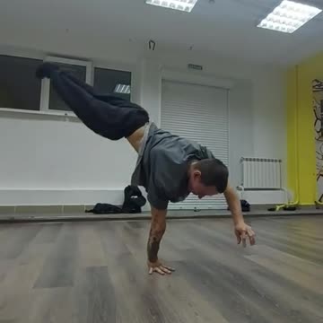 One Finger Stand Up Dance 😲😲😲 #Viral #OneHand #Stunt #Dance #Entertainment #Awesome #Weird