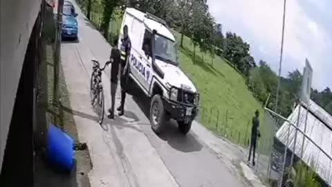 CAPTAN OTRO ABUSO DE LA FUERZA PÚBLICA EN VIDEO