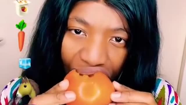 I eat according to the emojis asmr