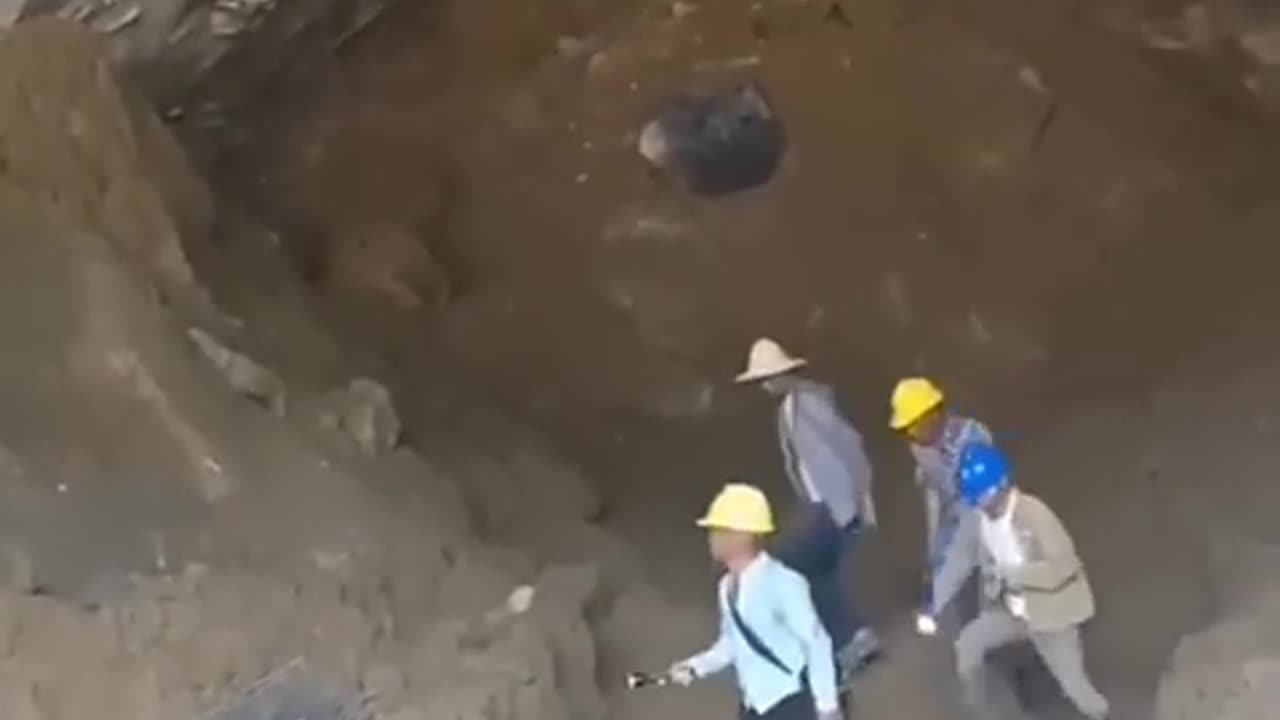 Chinese miners find hell