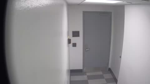 6141RHOBG1G101DStairwayLobbyEntry_2021-01-06_14h40min03s457ms.mp4