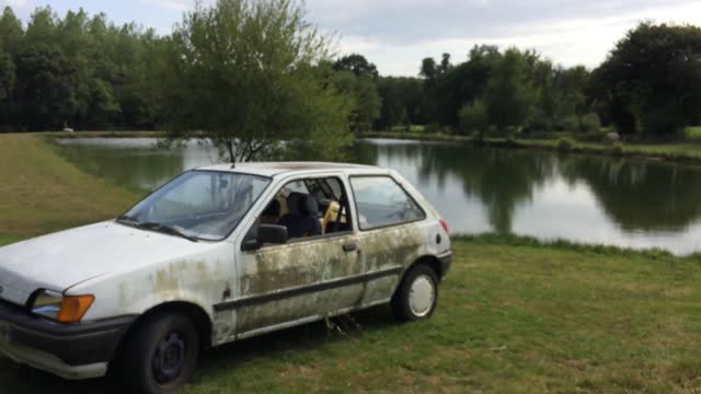2019-07-27 (2) - Démarrage de la ford fiesta après 1 an de repos - VLOG - Youtube