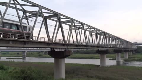 Romance Cars on the bridge