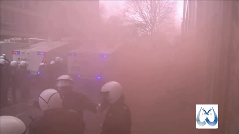 Belgium: Police Clash With COVID Restrictions Protesters in Brussels