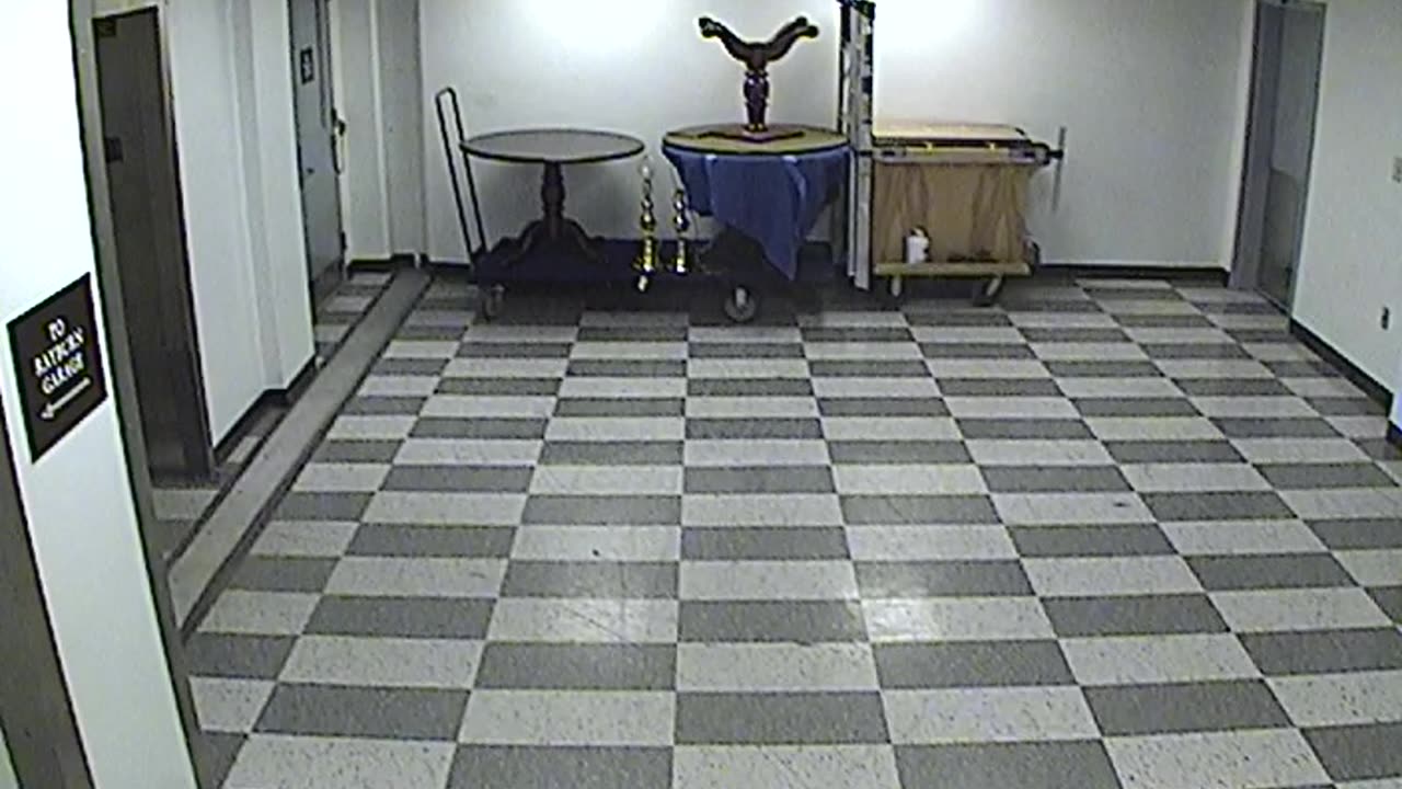 6087RHOBG3G308LobbyNorth_2021-01-05_21h00min02s660ms.mp4