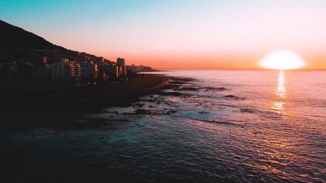 HD DRONE FLIGHT CAPE TOWN SOUTH AFRICA AT SEA POINT PROMENADE