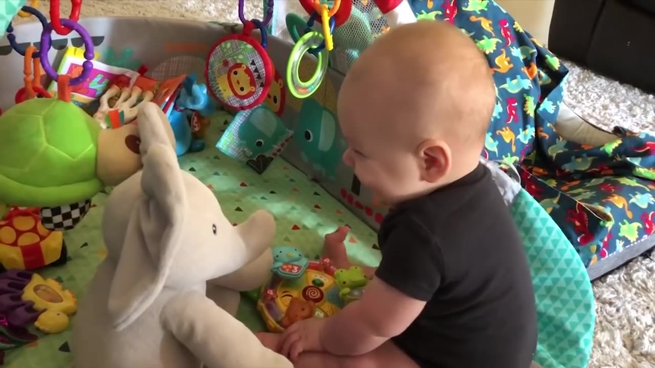 1000 Silly Things When Baby Playing