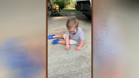 REACTION OF CUTE BABIES MEETING FROGS FOR THE FIRST TIME!