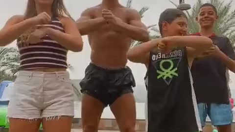 Cristiano Ronaldo | Vacation Dance With Family |