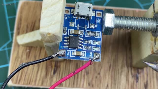 6 SIMPLE INVENTIONS Using Recycled Materials