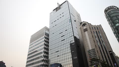 Gangnam building that rises high in the sky