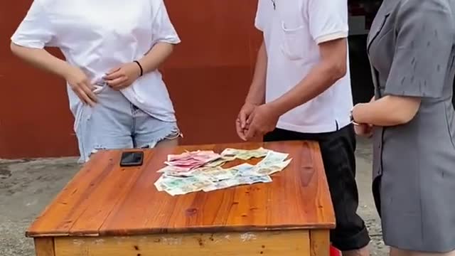 Chinese Funny Video (try not to laugh)