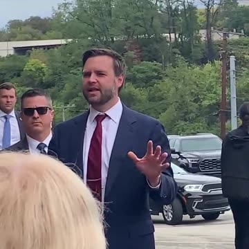 J.D. Vance's Response To Not Being Allowed In To Primanti Bros