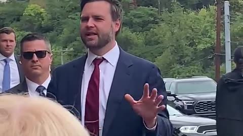 J.D. Vance's Response To Not Being Allowed In To Primanti Bros